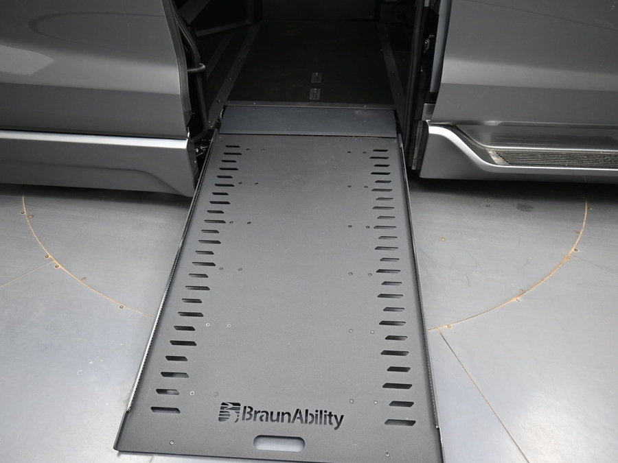 New 2026 Toyota Sienna Hybrid XLE Add - BraunAbility Side Entry In Floor Automatic Ramp