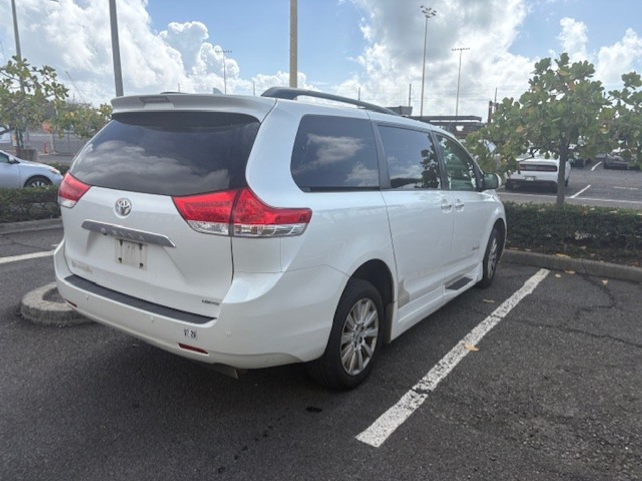 Used 2013 Toyota Sienna Limited - BraunAbility Side Entry Entry Fold Out Automatic Ramp