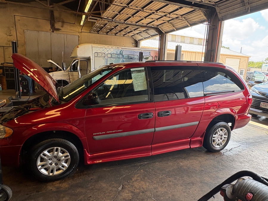  Dodge Grand Caravan image number 9