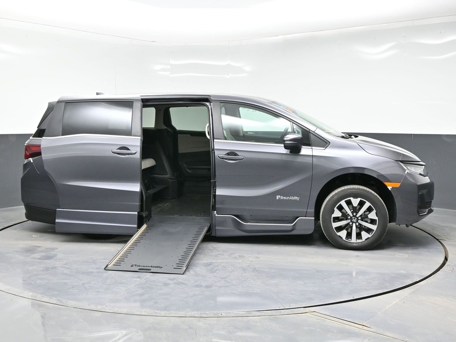 Grey Honda Odyssey image number 7