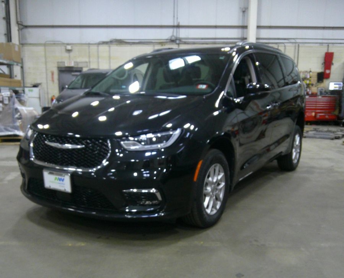 2022 CHRYSLER PACIFICA - Image 6