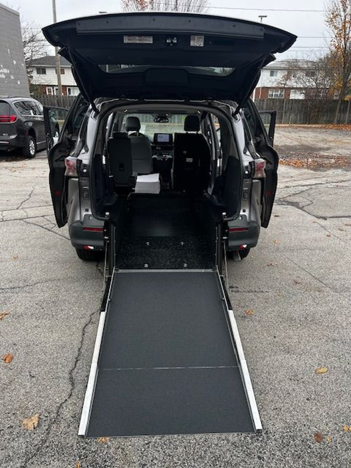 2024 TOYOTA SIENNA - Image 2