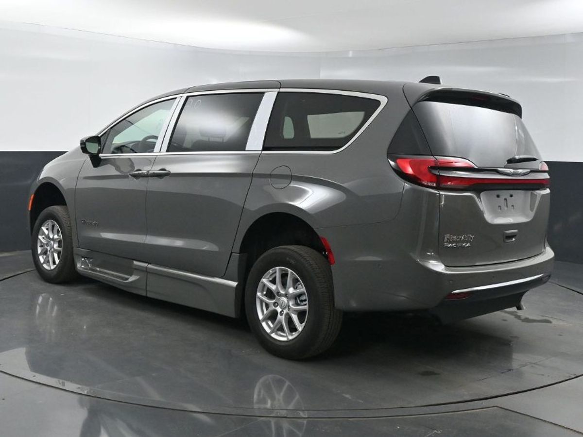 2025 CHRYSLER PACIFICA - Image 3