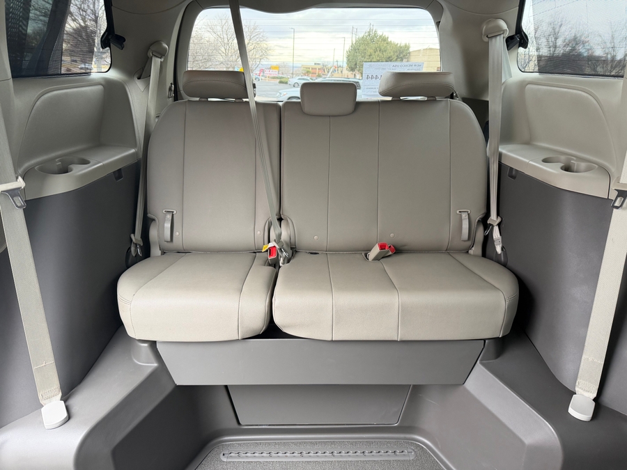 Used 2017 Toyota Sienna XLE - VMI Side Entry Entry In Floor Automatic Ramp
