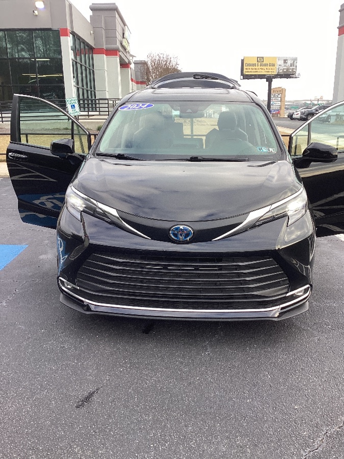 2024 TOYOTA SIENNA - Image 10