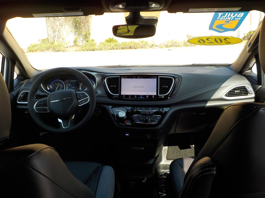 White Chrysler Pacifica image number 8