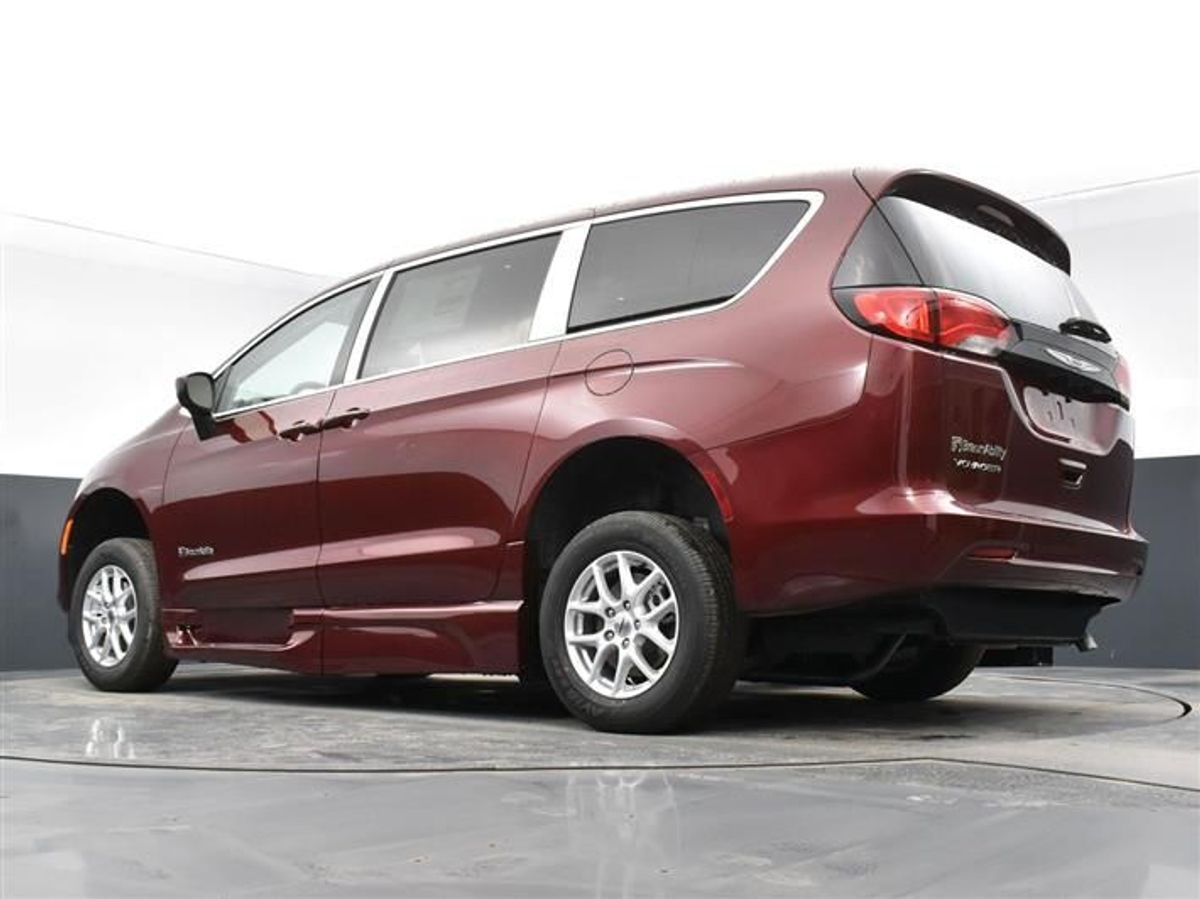 2023 CHRYSLER VOYAGER - Image 24