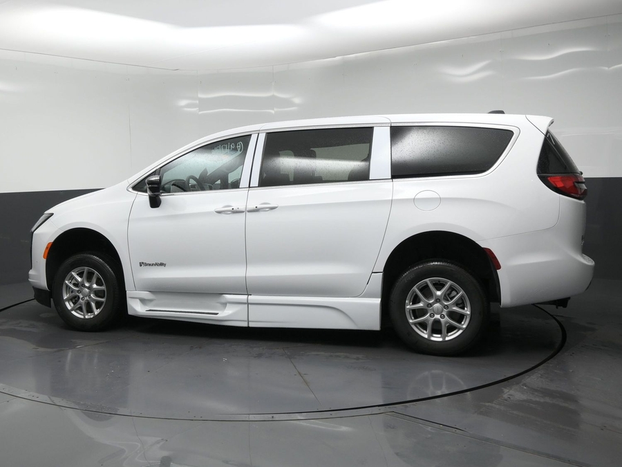 White Chrysler Pacifica with Side Entry Automatic Fold Out ramp