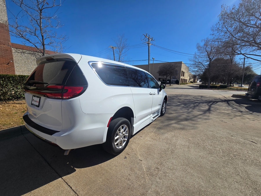 Used 2024 Chrysler Pacifica Touring L - BraunAbility Side Entry Entry In Floor Automatic Ramp