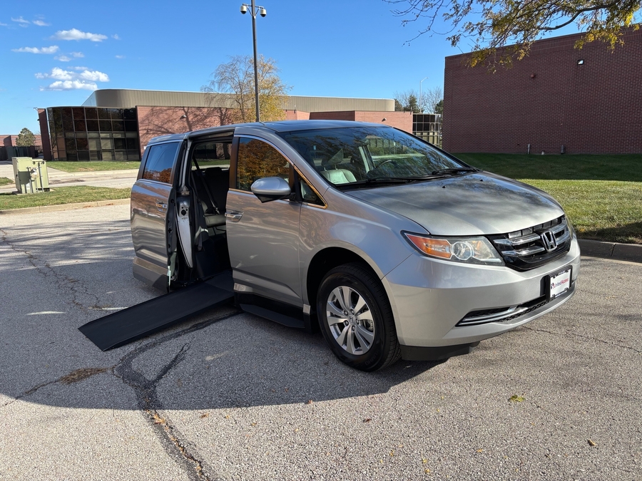 Used 2016 Honda Odyssey EX-L - VMI Side Entry Entry In Floor Automatic Ramp