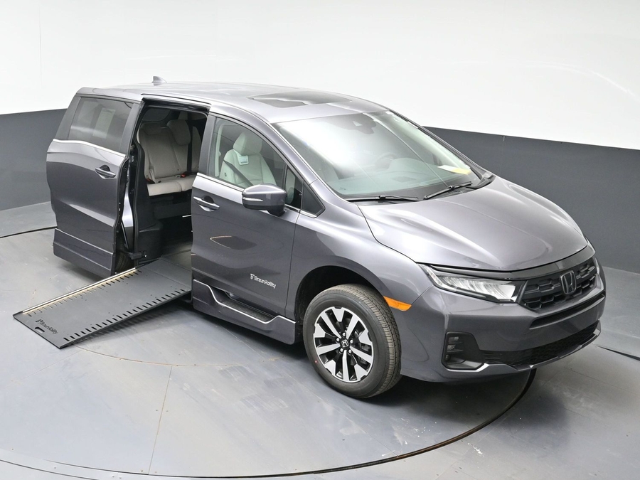Grey Honda Odyssey image number 20