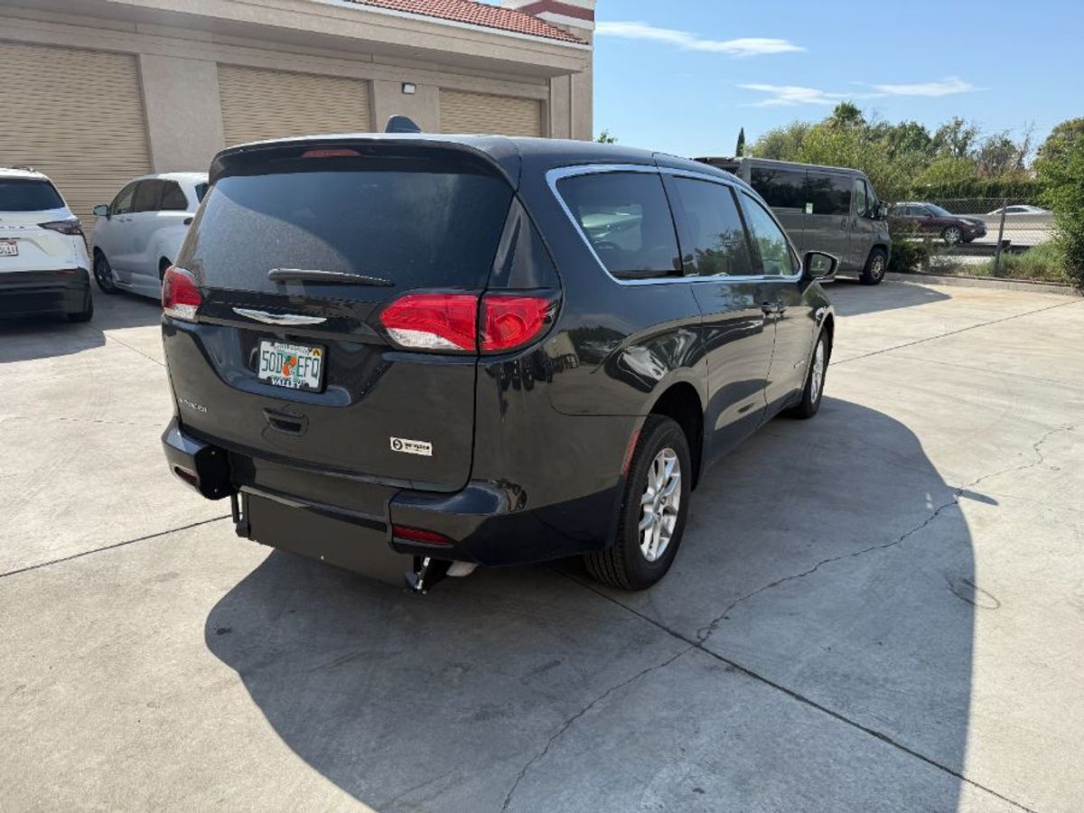 2024 CHRYSLER VOYAGER - Image 7