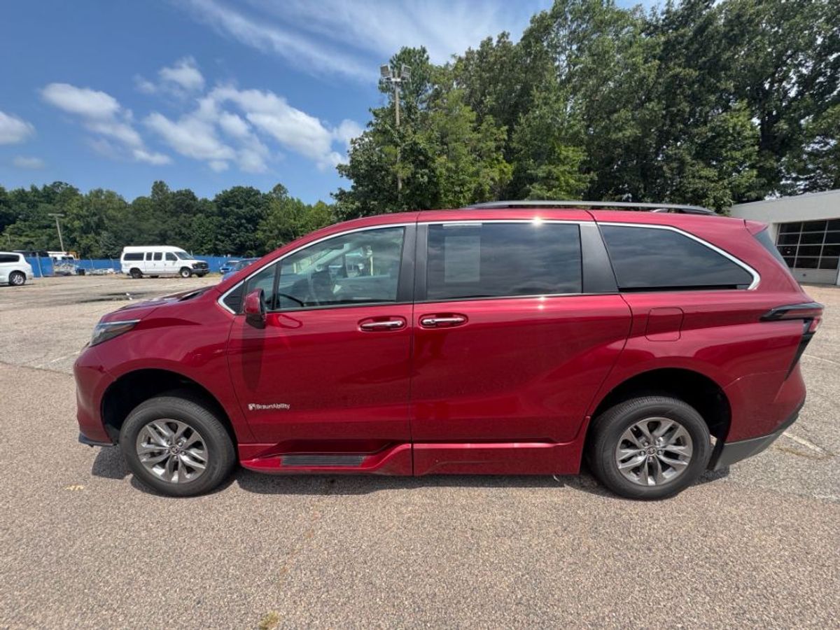 2024 TOYOTA SIENNA - Image 13