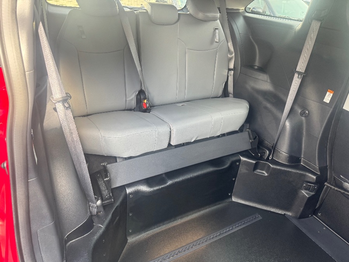 2025 TOYOTA SIENNA - Image 7