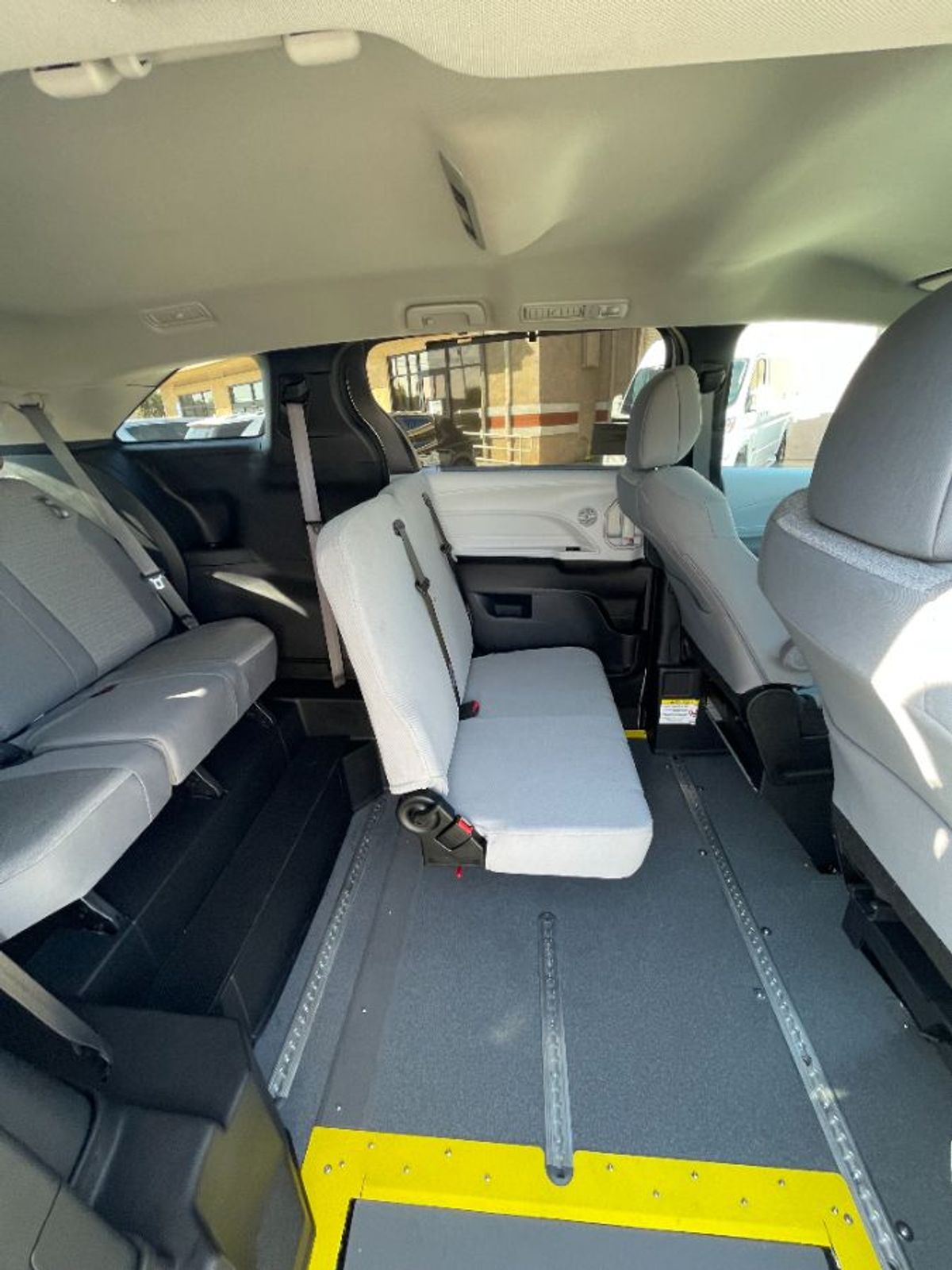 White Toyota Sienna image number 2