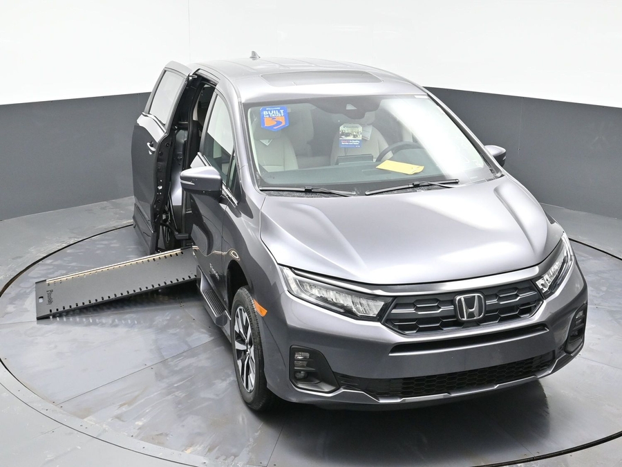 New 2026 Honda Odyssey EX-L - BraunAbility Side Entry In Floor Automatic Ramp