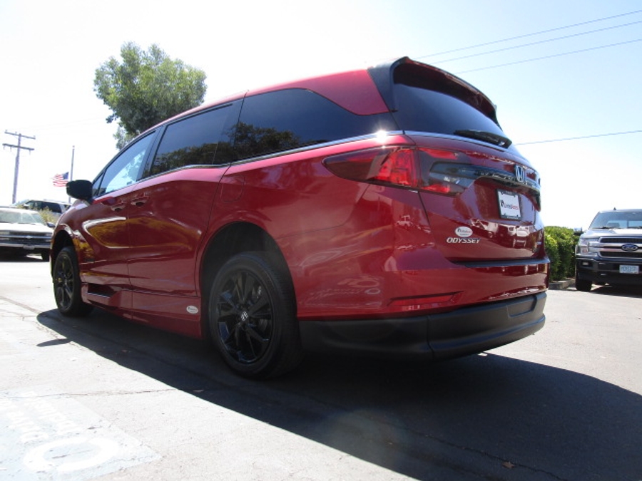 New 2026 Honda Odyssey Sport - BraunAbility Side Entry In Floor Automatic Ramp