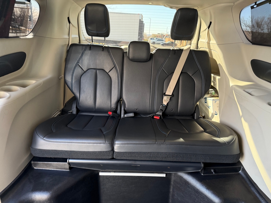 Used 2021 Chrysler Pacifica Touring L - VMI Side Entry Entry In Floor Automatic Ramp