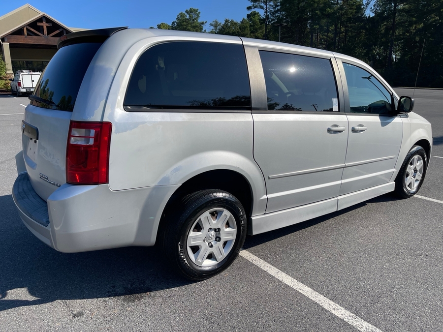 Silver Dodge Grand Caravan image number 6