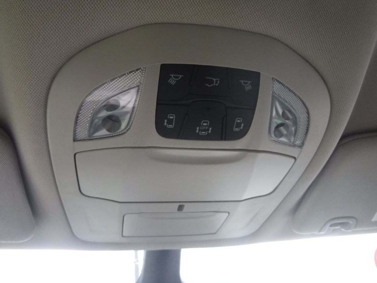 2023 CHRYSLER VOYAGER - Image 14