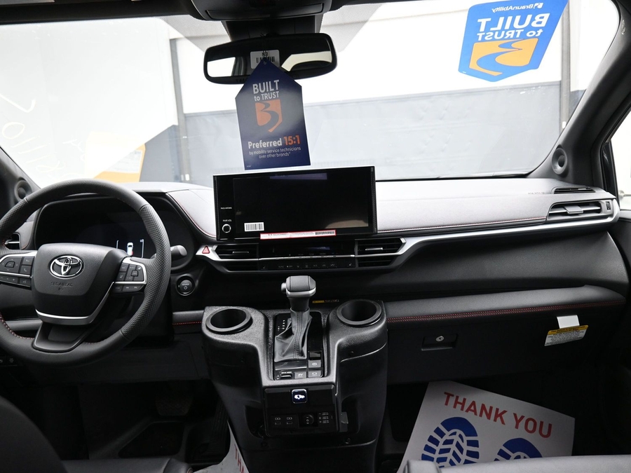 New 2025 Toyota Sienna Hybrid XSE Sport - BraunAbility Side Entry Entry In Floor Automatic Ramp