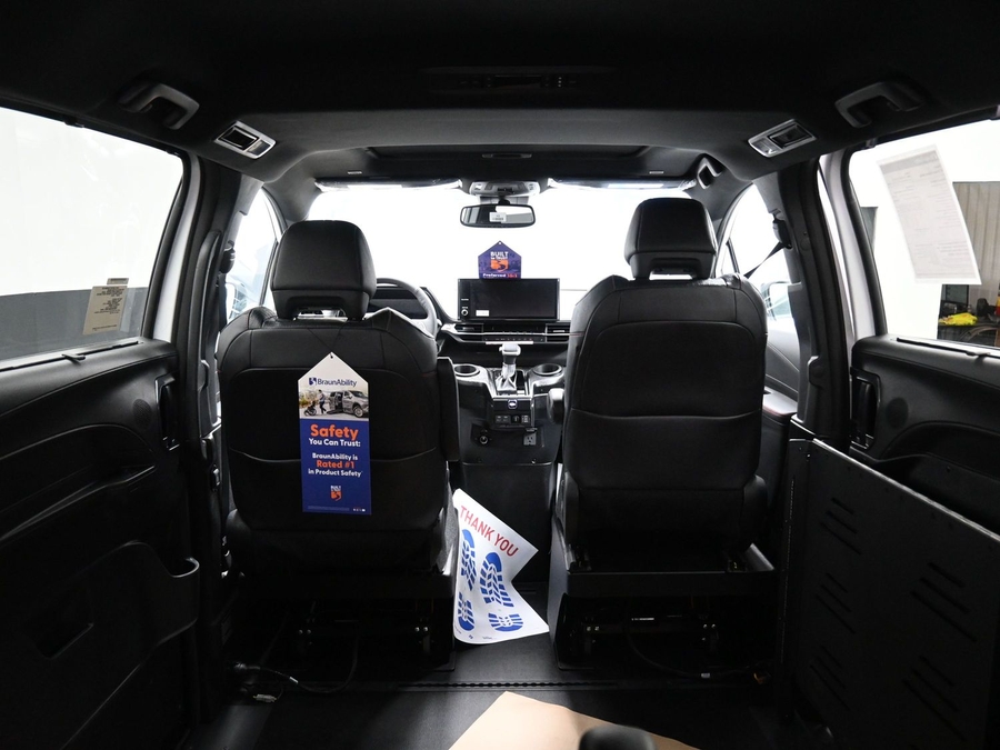 New 2026 Toyota Sienna Hybrid XSE Sport - BraunAbility Side Entry Entry Fold Out Automatic Ramp