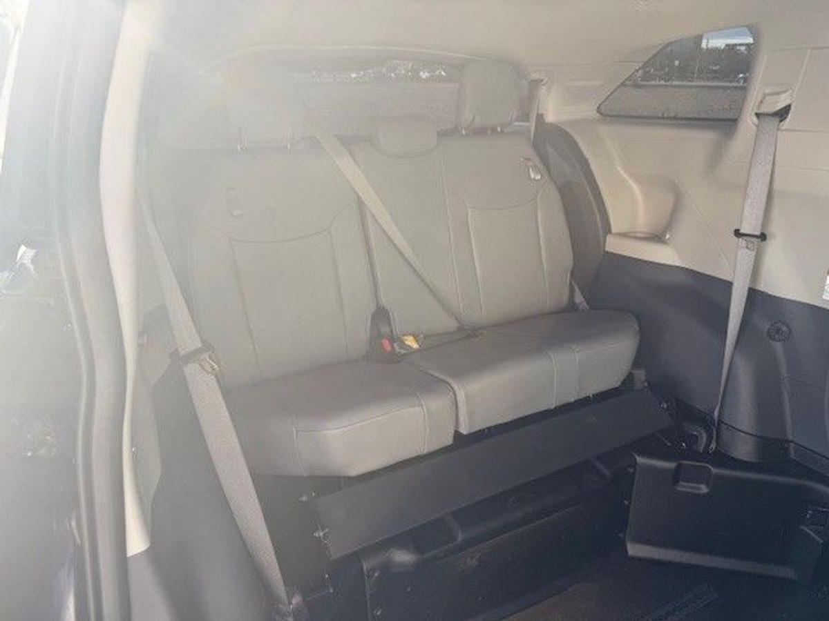 2024 TOYOTA SIENNA - Image 10