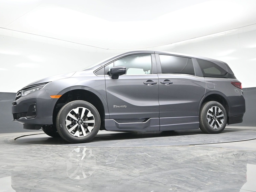 Grey Honda Odyssey image number 14