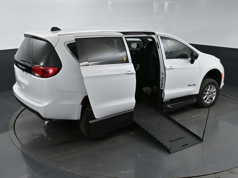 New 2025 Chrysler Voyager LX - BraunAbility Commercial Side Entry Entry In Floor Manual Ramp