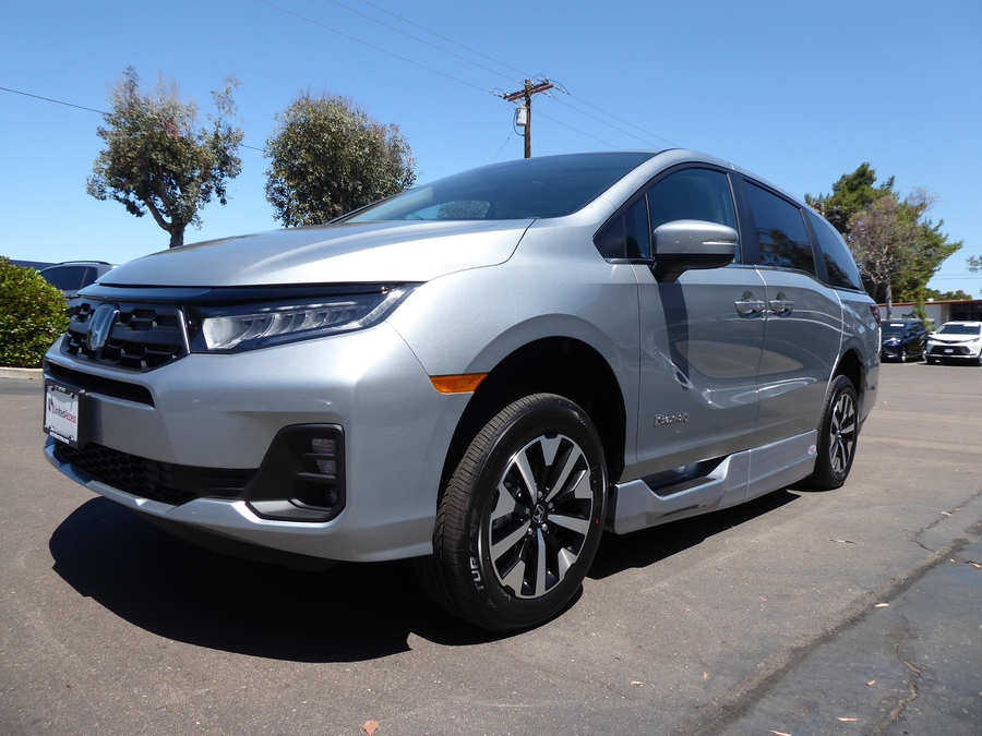 New 2026 Honda Odyssey EX-L - BraunAbility Side Entry In Floor Automatic Ramp