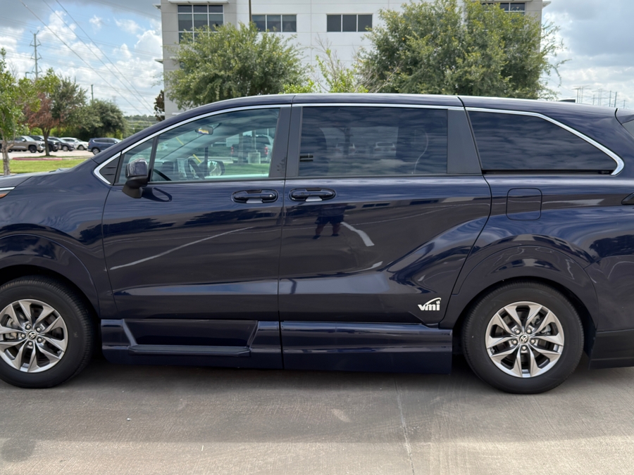 Used 2023 Toyota Sienna Hybrid LE - VMI Side Entry In Floor Automatic Ramp