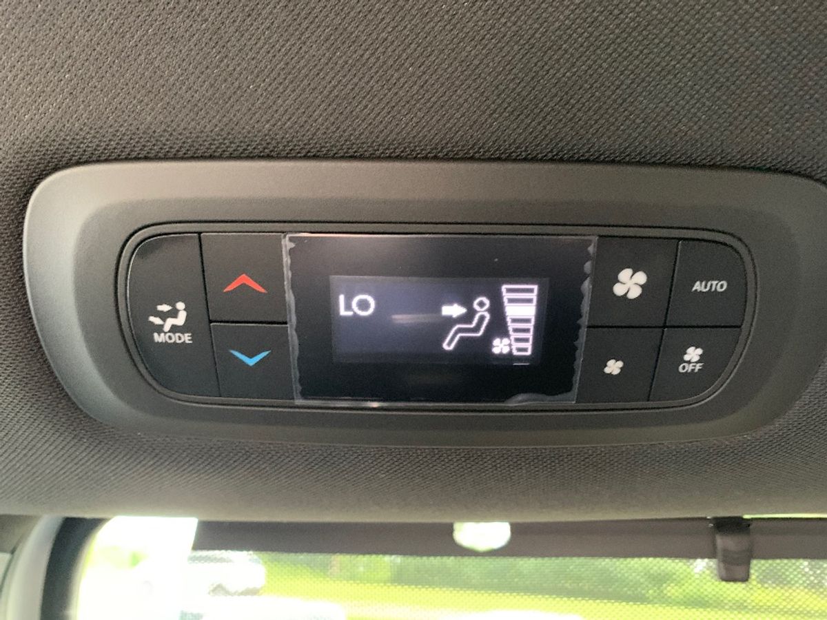 2024 CHRYSLER VOYAGER - Image 1