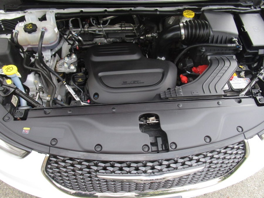 Used 2024 Chrysler Pacifica Touring L - BraunAbility Side Entry Entry Fold Out Automatic Ramp