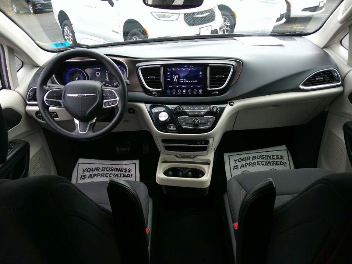 2019 CHRYSLER PACIFICA - Image 18