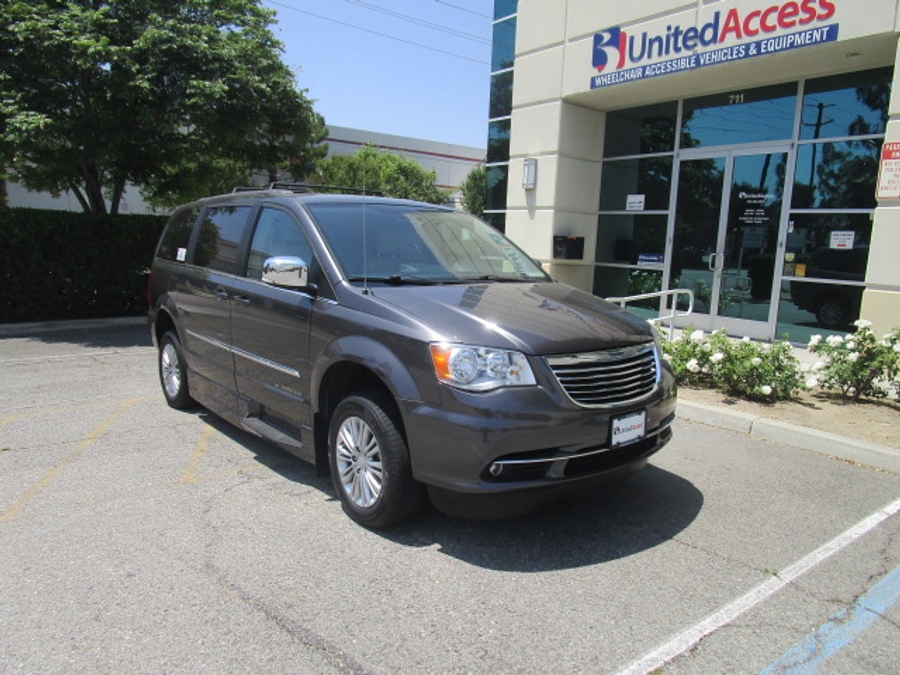 Used 2015 Chrysler Town and Country Touring-L - El Dorado Side Entry Entry Fold Out Automatic Ramp