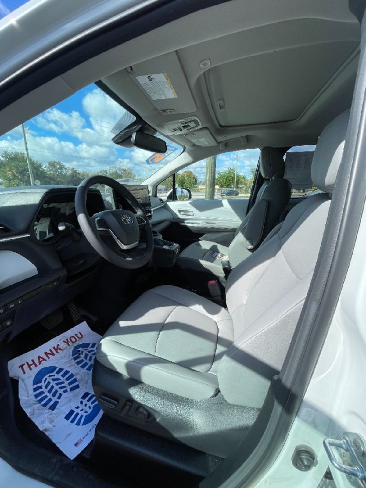 2025 TOYOTA SIENNA - Image 12