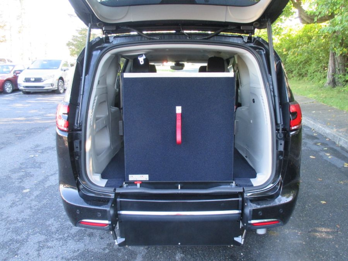 2023 CHRYSLER PACIFICA - Image 6