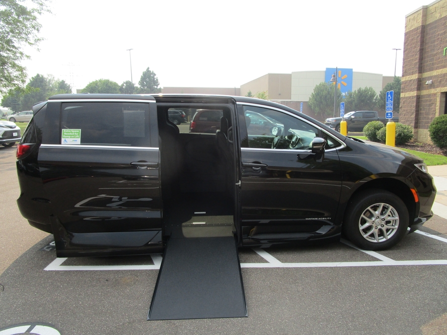 Black Chrysler Pacifica with Side Entry Automatic In Floor ramp