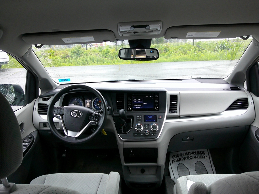 Black Toyota Sienna image number 9