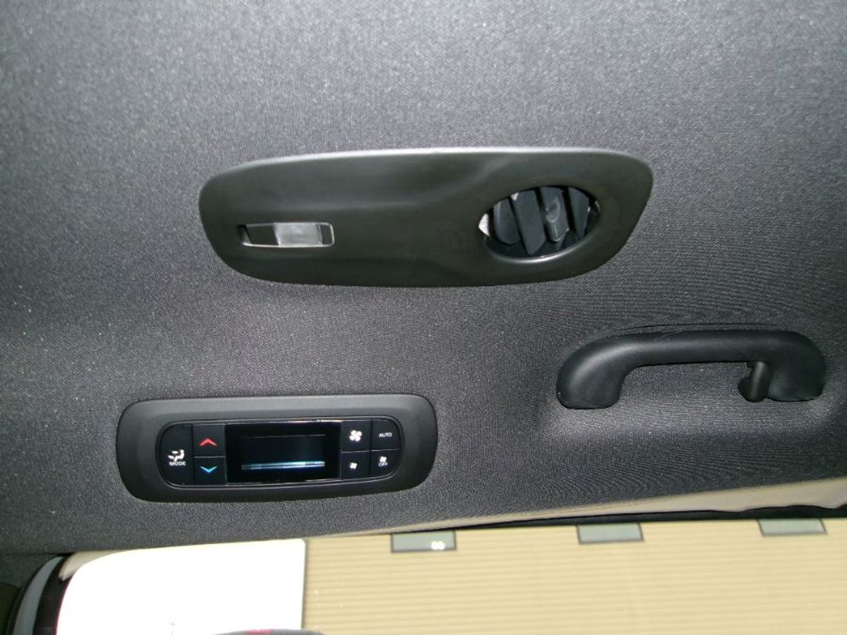 2024 CHRYSLER PACIFICA - Image 12