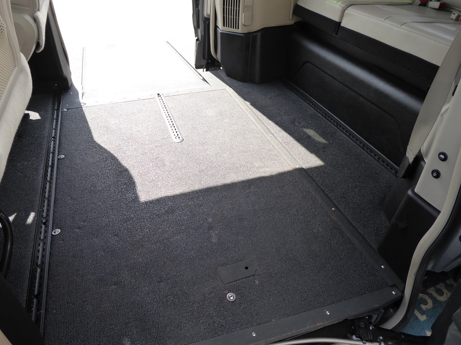 Used 2016 Chrysler Town and Country Limited Platinum - VMI Side Entry In Floor Automatic Ramp