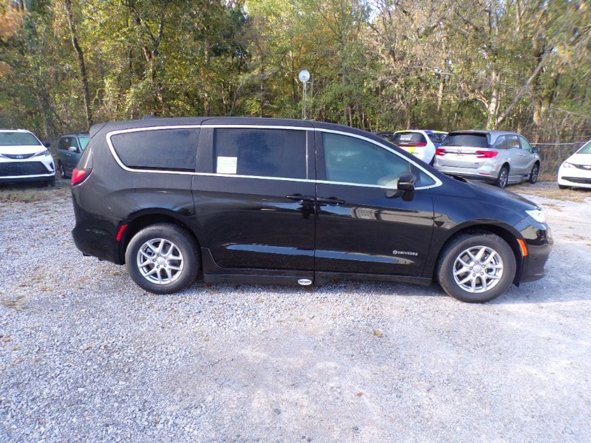 2026 CHRYSLER PACIFICA - Image 12