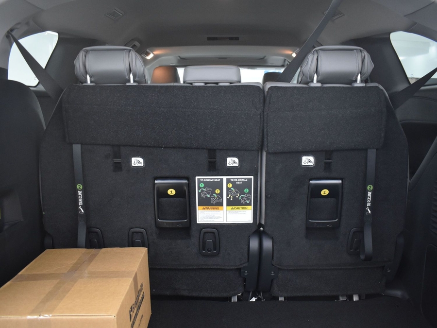 New 2025 Toyota Sienna Hybrid XLE Base - BraunAbility Side Entry Entry In Floor Automatic Ramp