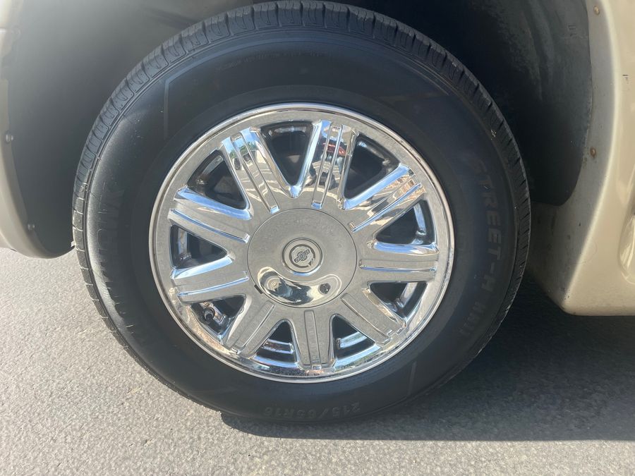 Used 2007 Chrysler Town and Country Limited - VMI Side Entry Entry In Floor Automatic Ramp