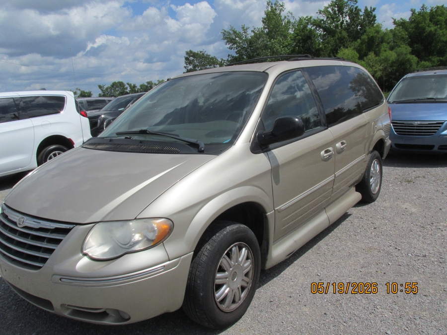 2007 Chrysler Town & Country Touring LWB's photo