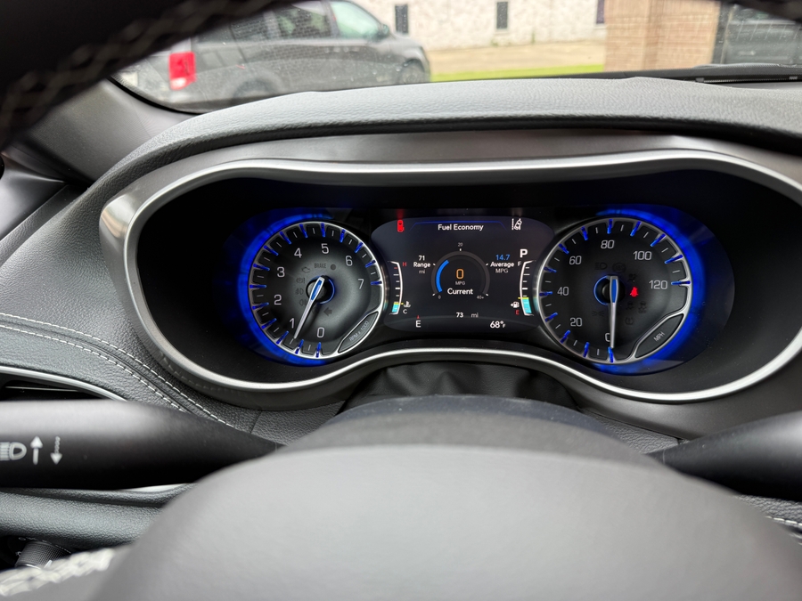 Black Chrysler Pacifica image number 14