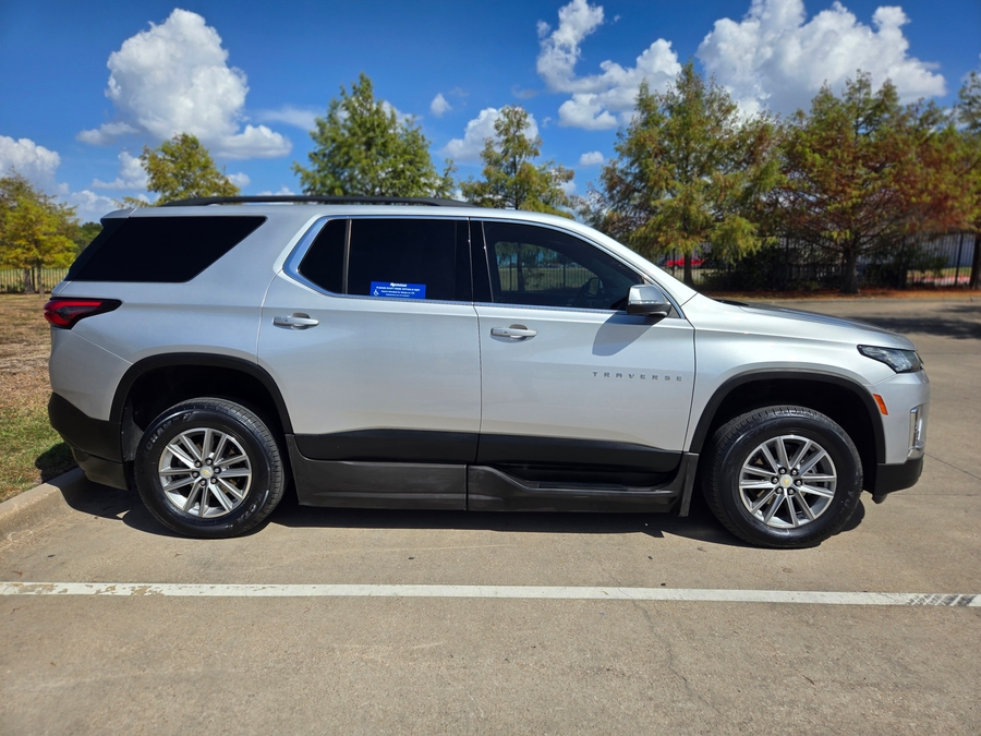 Used 2022 Chevrolet Traverse 1LT - BraunAbility Side Entry In Floor Automatic Ramp