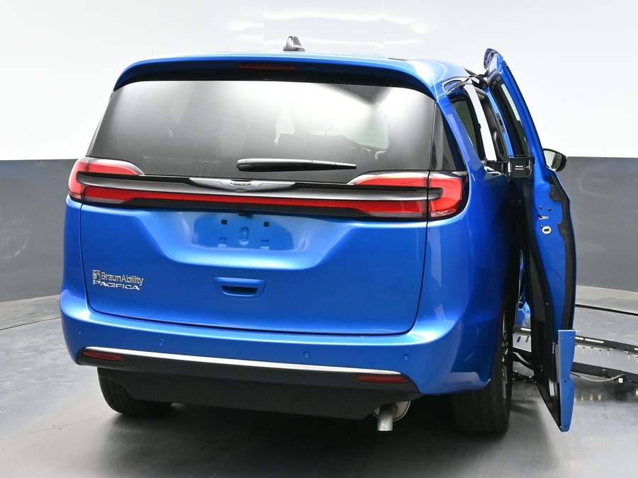 Blue Chrysler Pacifica image number 2