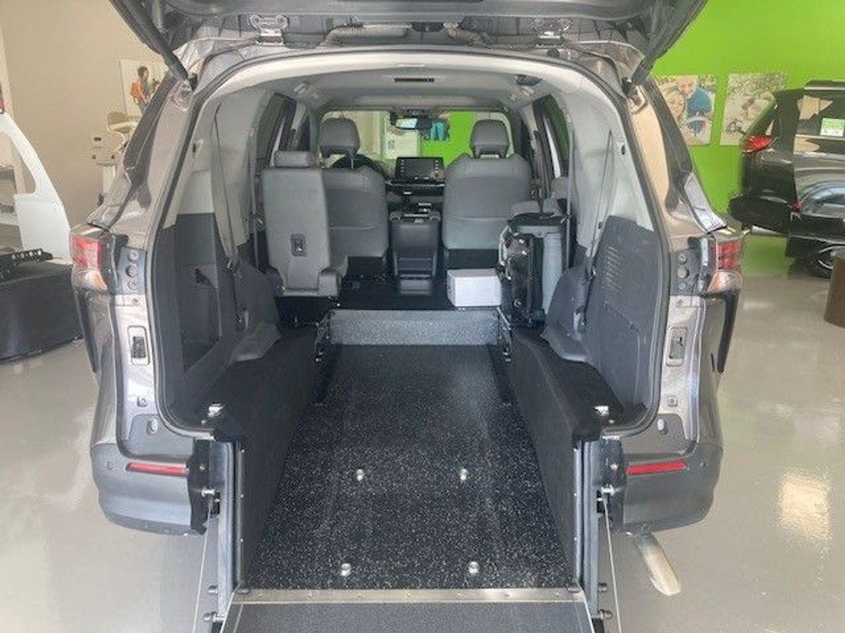 2023 TOYOTA SIENNA - Image 5