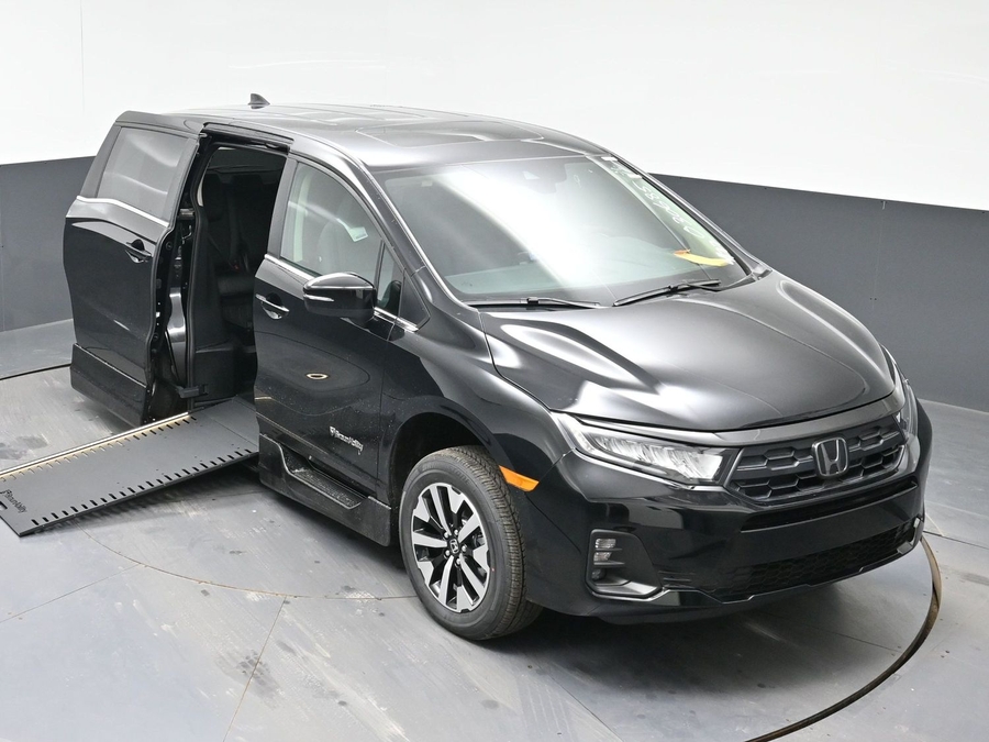 Black Honda Odyssey image number 13